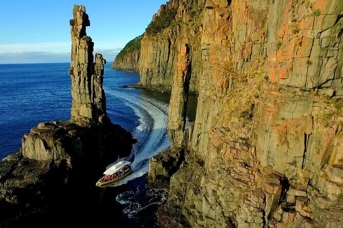 Bruny Island Wilderness Cruise from Adventure Bay, Bruny Island - Adventure Bay launch: the 3-hour rhythm